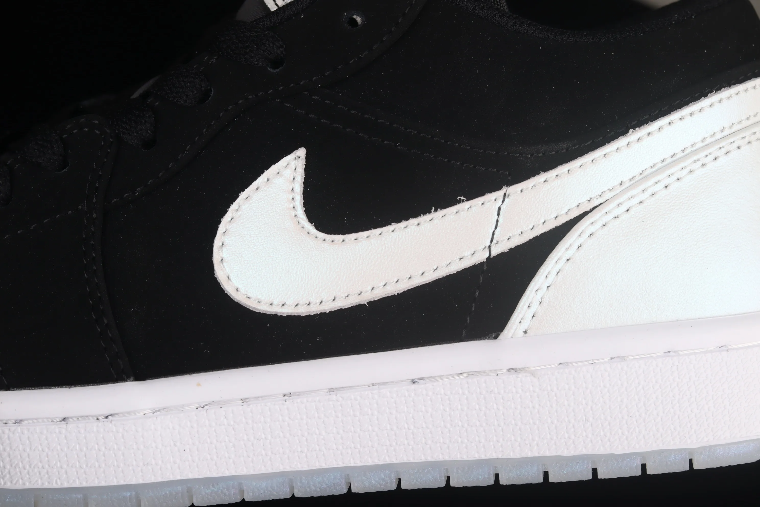 All categories Air Jordan Jordan series basketball shoes Air Jordan 1 Low Air Jordan 1 AJ1 Joe 1 black and white laser low-top retro cultural basketball shoes DH6931-001